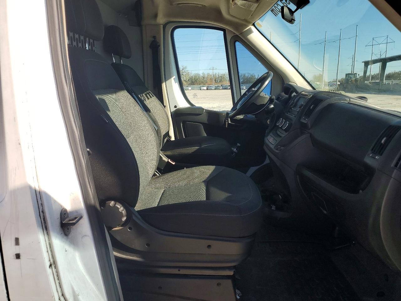 2017 Ram Promaster VIN 3C6TRVDG1HE527952 photo 11