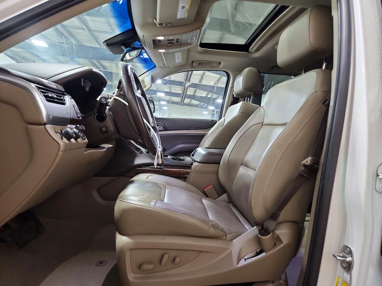 2019 Chevrolet Tahoe VIN 1GNSKBKC6KR398150 photo 7