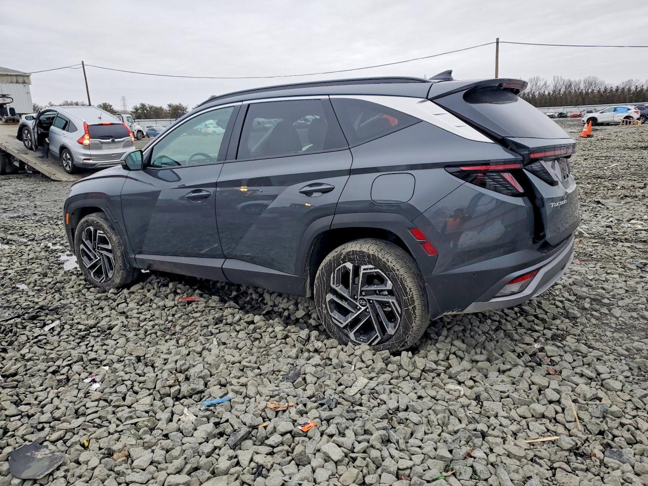 2025 Hyundai Tucson VIN 5NMJECDE4SH495917 photo 2