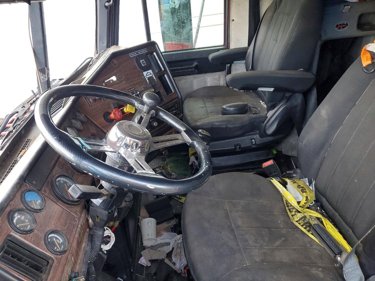 1999 FREIGHTLINER All other VIN 1FUYDDYB8XPA36388 photo 5