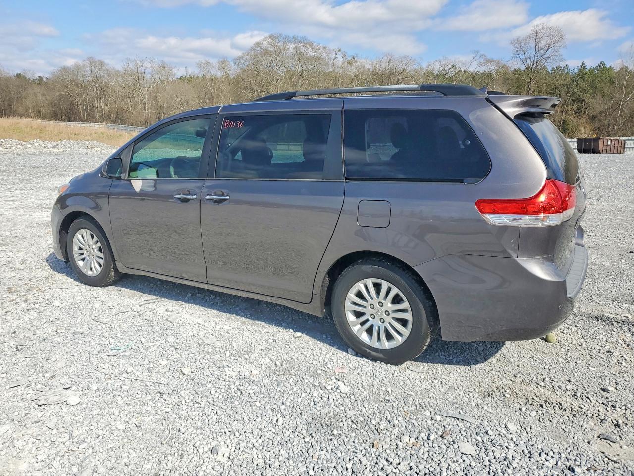 2013 Toyota All models VIN 5TDYK3DC8DS331429 photo 2