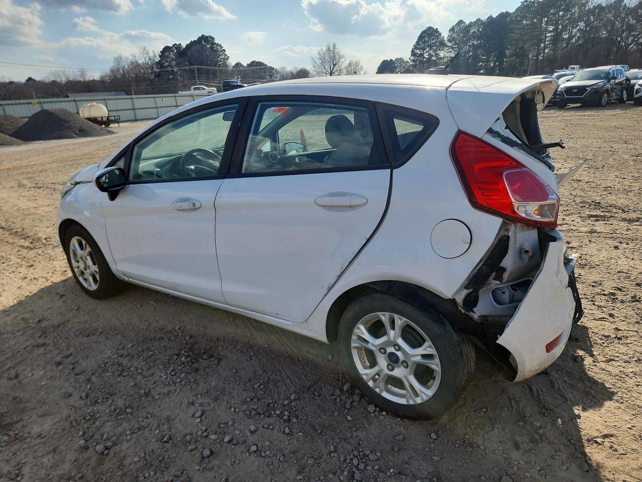 2014 Ford Fiesta VIN 3FADP4EJ6EM212840 photo 2