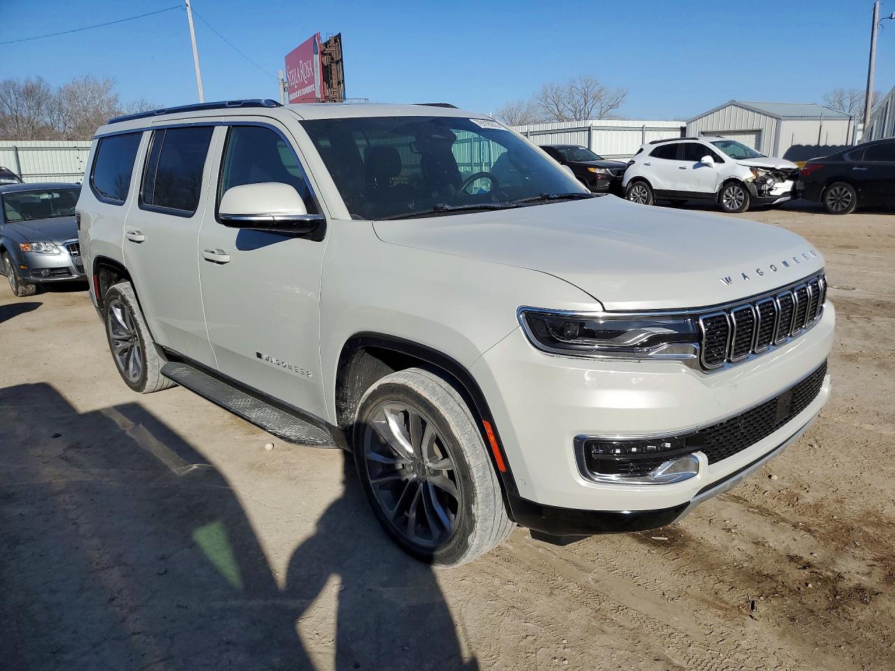 2022 Jeep Wagoneer VIN 1C4SJUBTXNS147930 photo 4