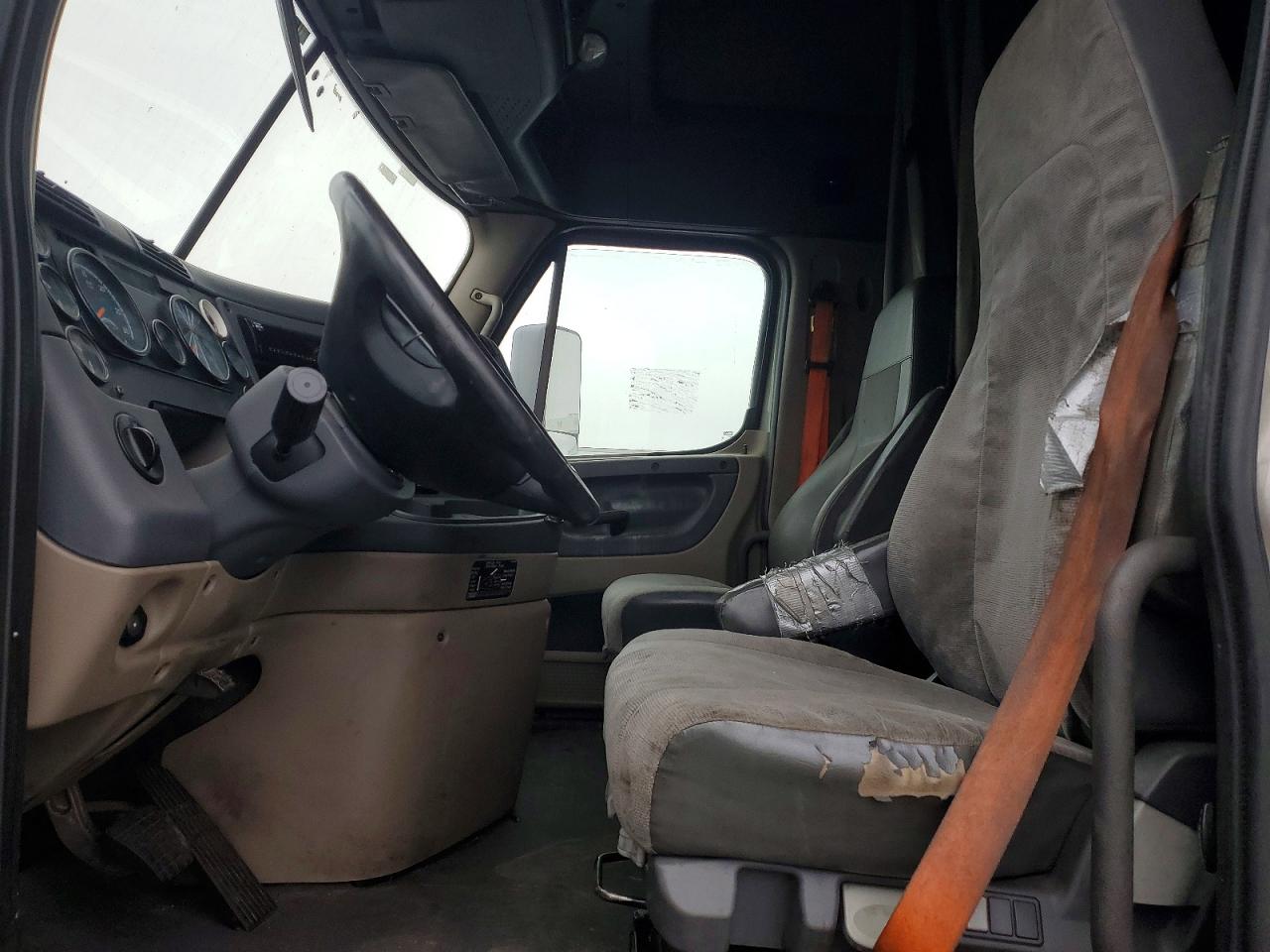 2018 FREIGHTLINER All other VIN 3AKJGLDR9JSHU4903 photo 5