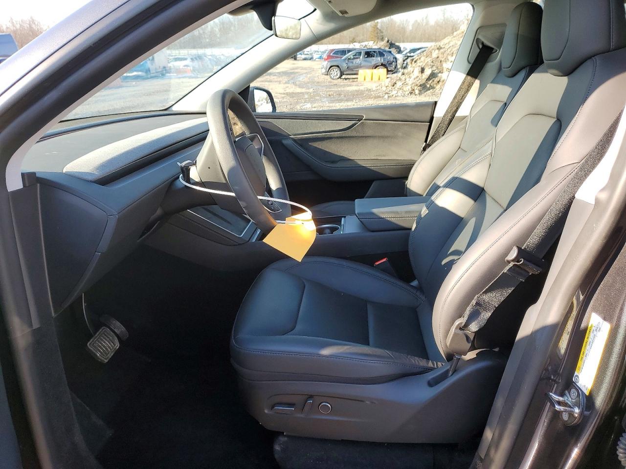 2026 Tesla Model y VIN 7SAYGDEE9TA410232 photo 7