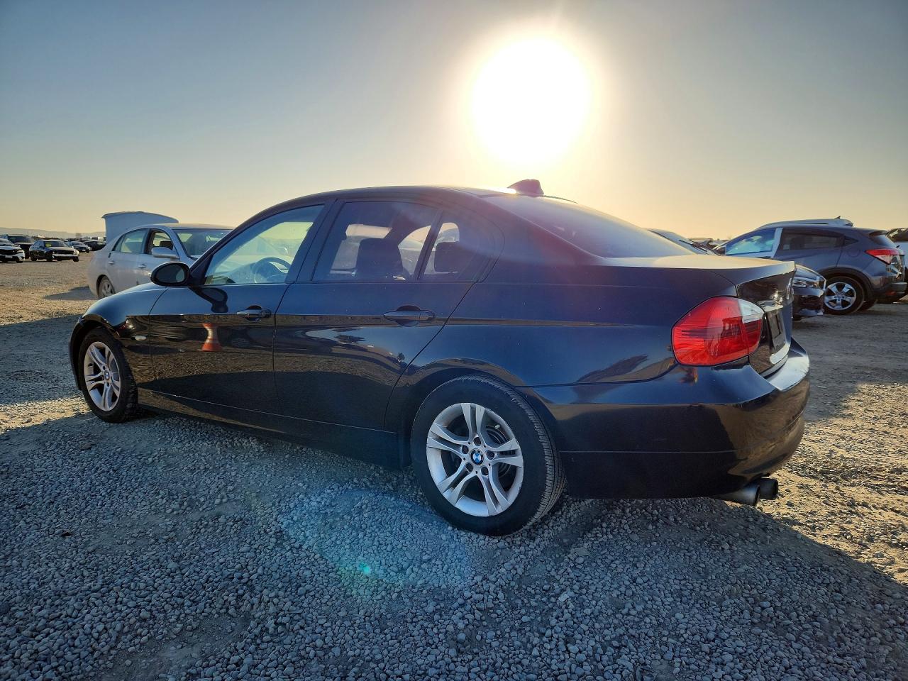 2008 BMW 3 series VIN WBAVC535X8FZ86712 photo 2