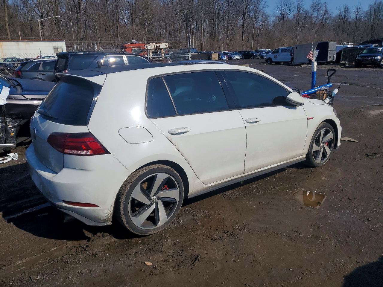 2018 VOLKSWAGEN Gti VIN 3VW447AU2JM250285 photo 3