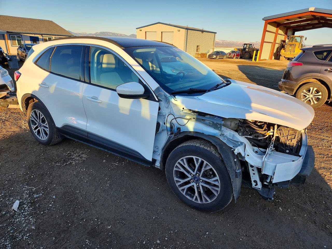 2021 Ford Escape VIN 1FMCU9H60MUA61020 photo 4