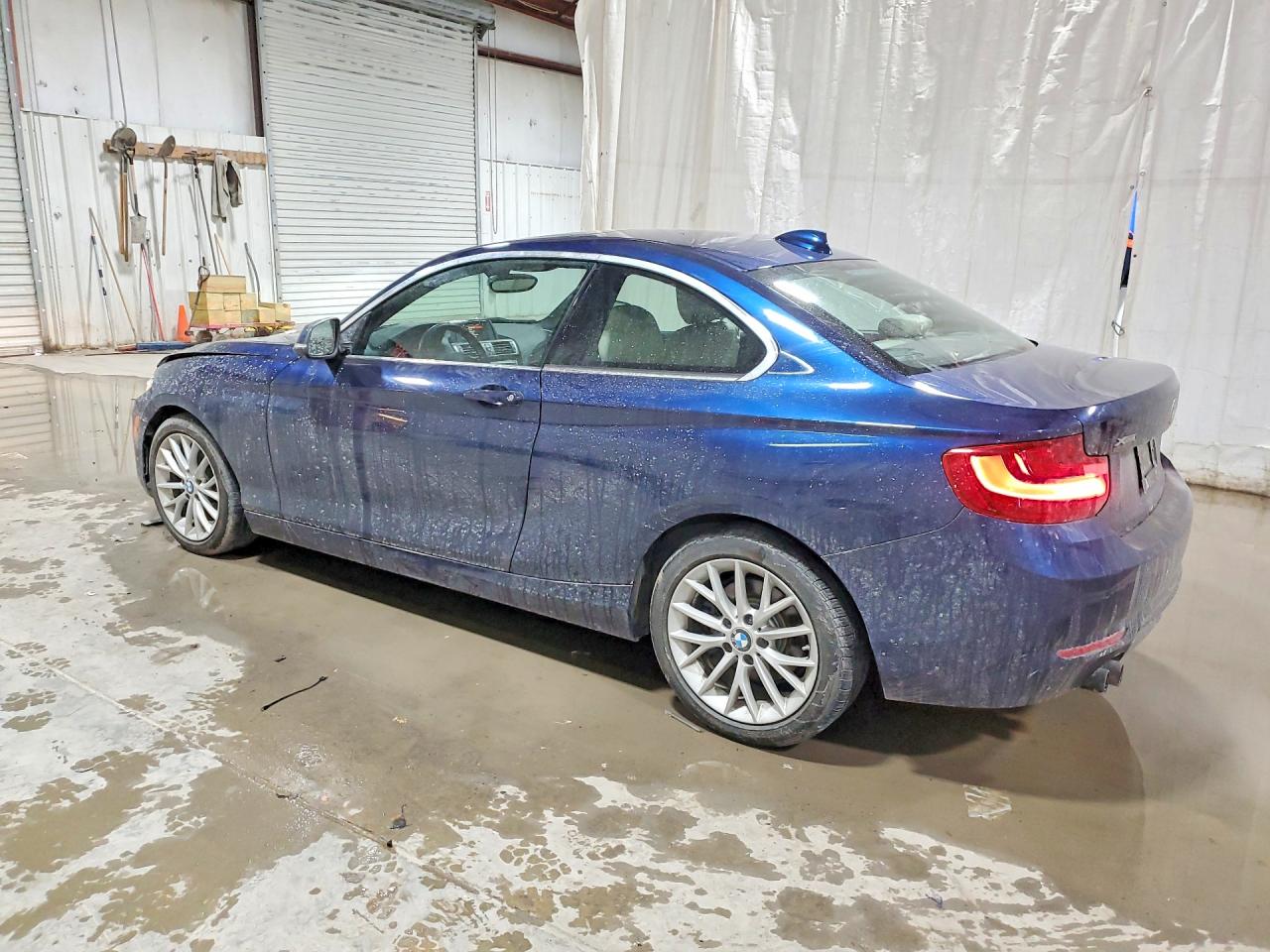2016 BMW 2 series VIN WBA1G9C57GV727061 photo 2