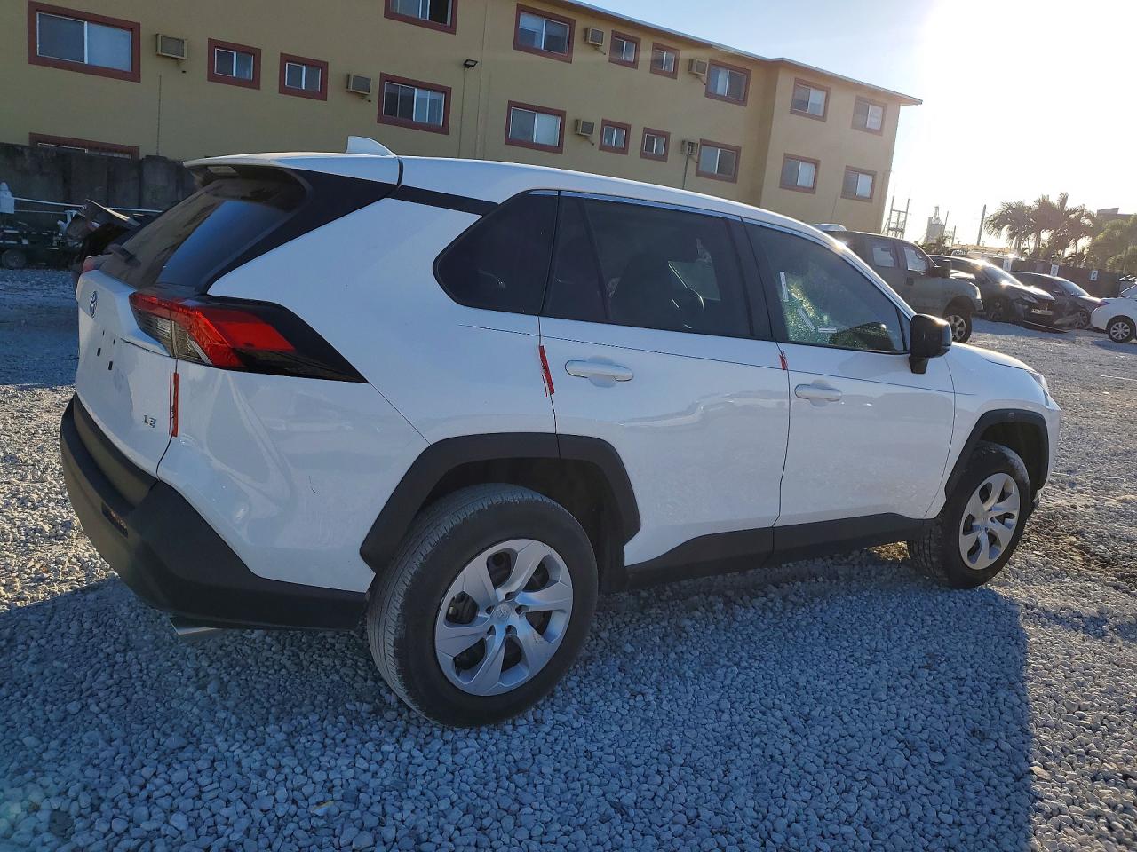 2025 Toyota Rav4 VIN 2T3H1RFV3SC308626 photo 3