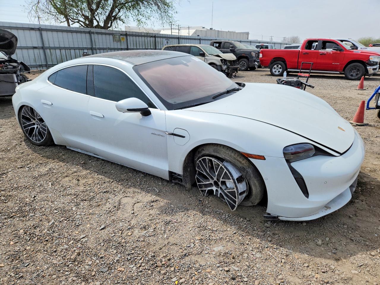2020 Porsche Taycan VIN WP0AC2Y12LSA71555 photo 4