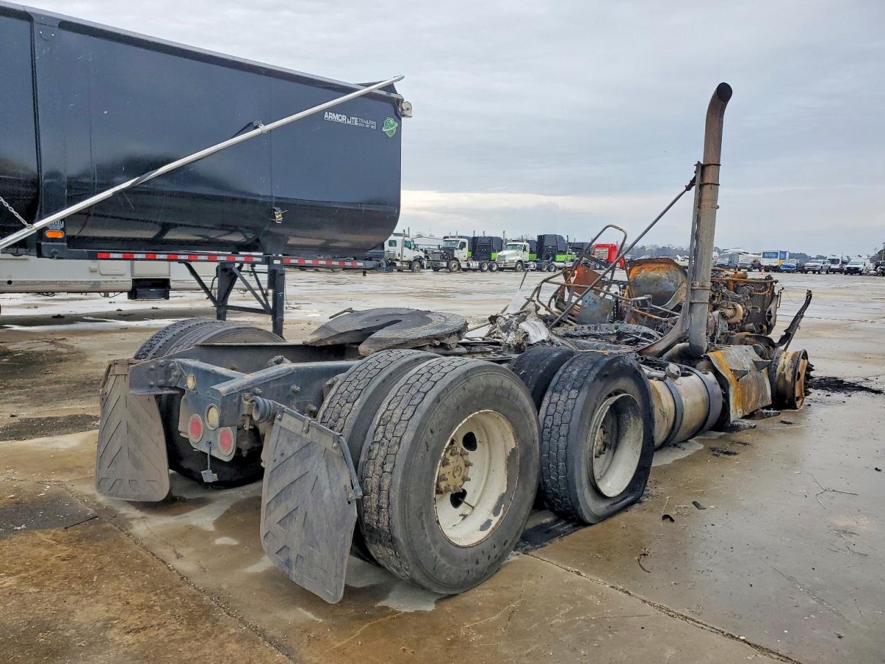 2013 FREIGHTLINER All other VIN 1FUJGEBG0DLFB8127 photo 4