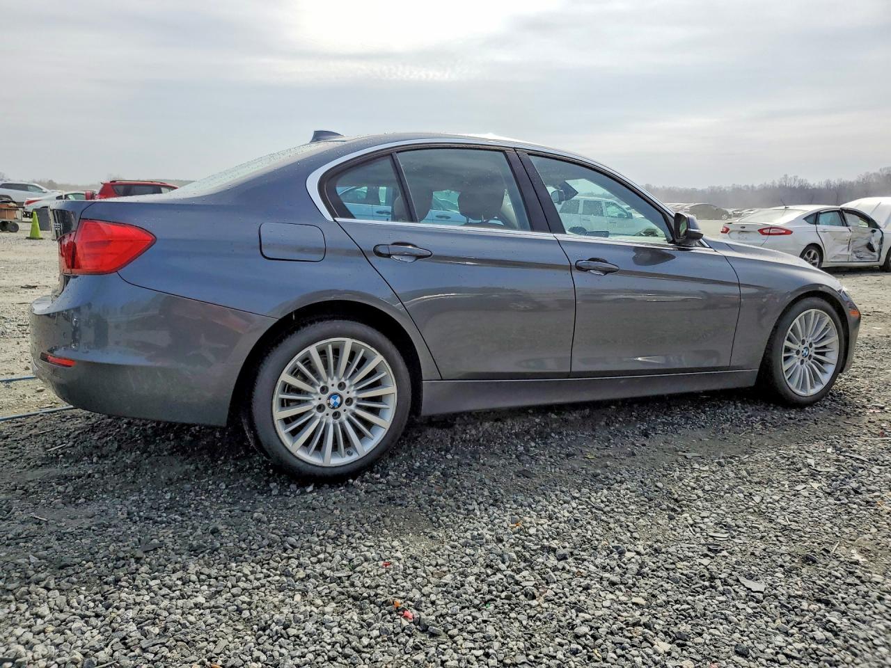 2014 BMW 3 series VIN WBA3A5G55ENP31703 photo 3