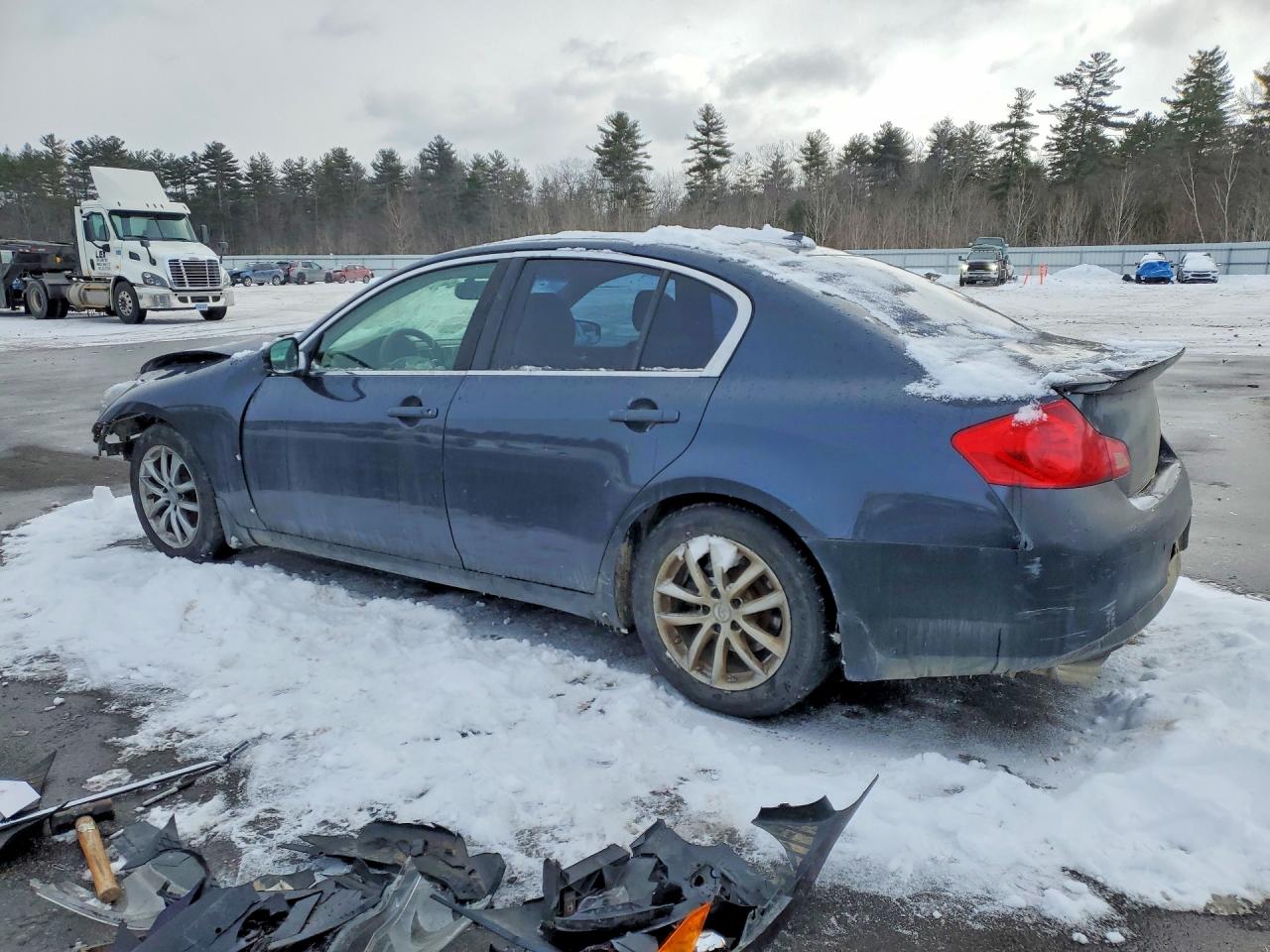 2011 Infiniti G37 VIN JN1CV6APXBM301256 photo 2