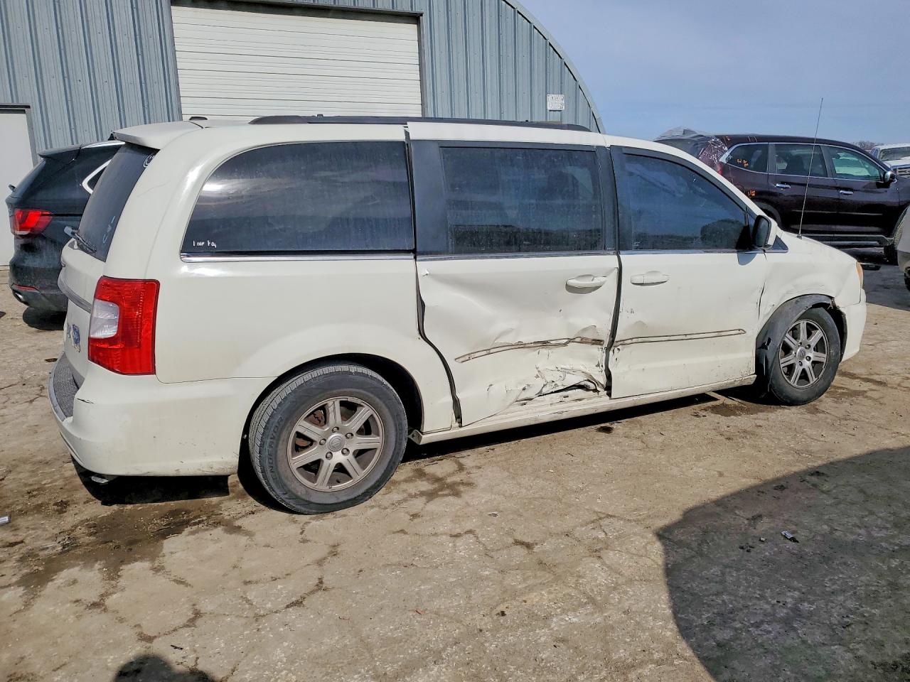 2012 Chrysler Minivan VIN 2C4RC1BG7CR223287 photo 3