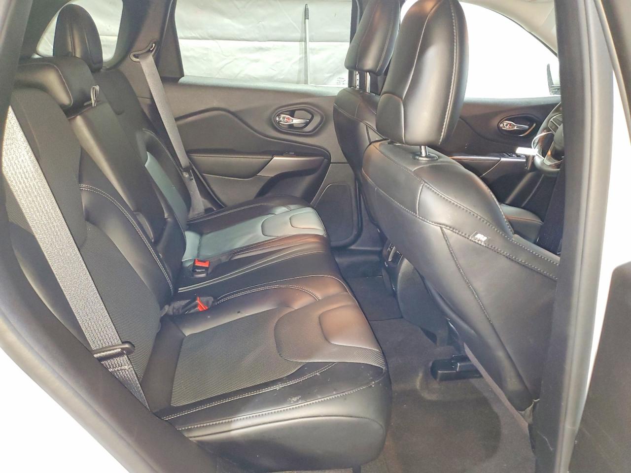 2021 Jeep Cherokee VIN 1C4PJMMX0MD245583 photo 11