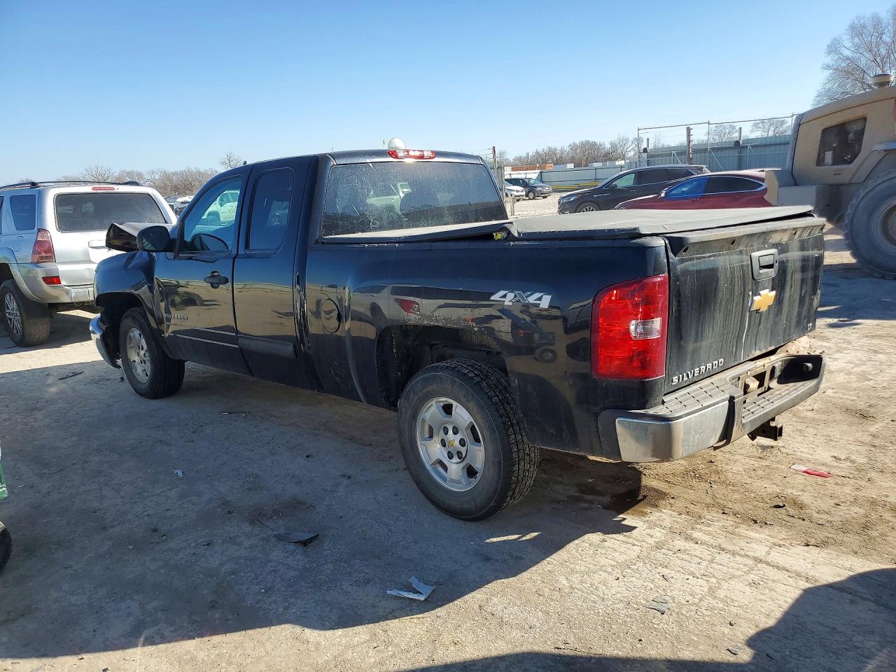 2013 Chevrolet All models VIN 1GCRKSE74DZ369660 photo 2