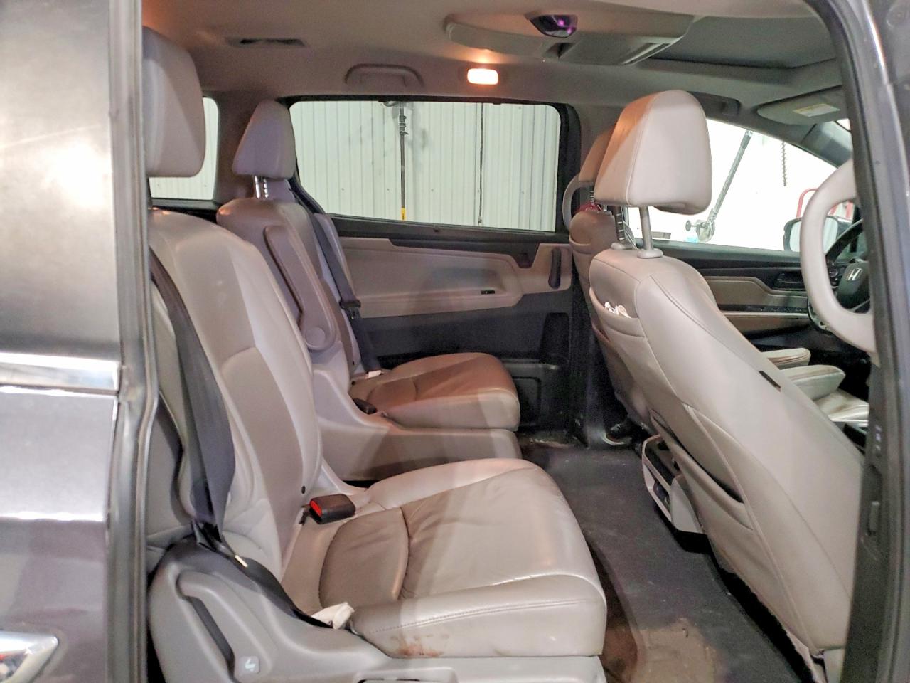 2018 Honda Odyssey VIN 5FNRL6H78JB081996 photo 11