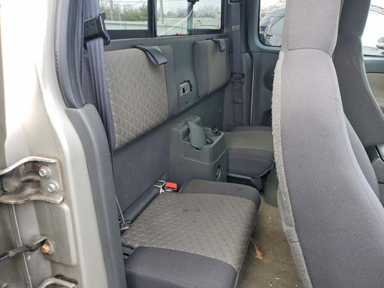 2005 GMC Canyon VIN 1GTDT196358213569 photo 10