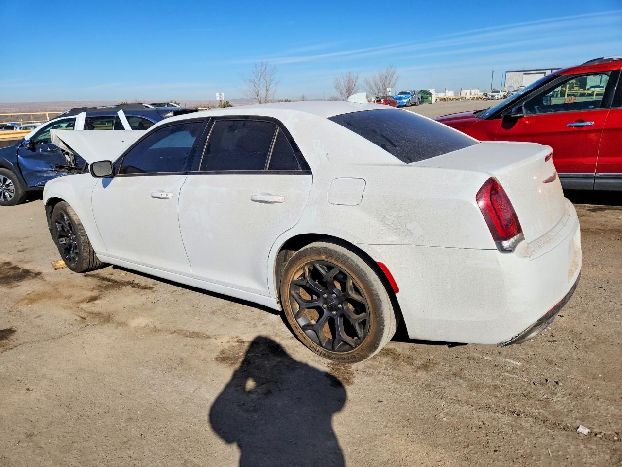 2019 Chrysler 300 VIN 2C3CCABG0KH639874 photo 2