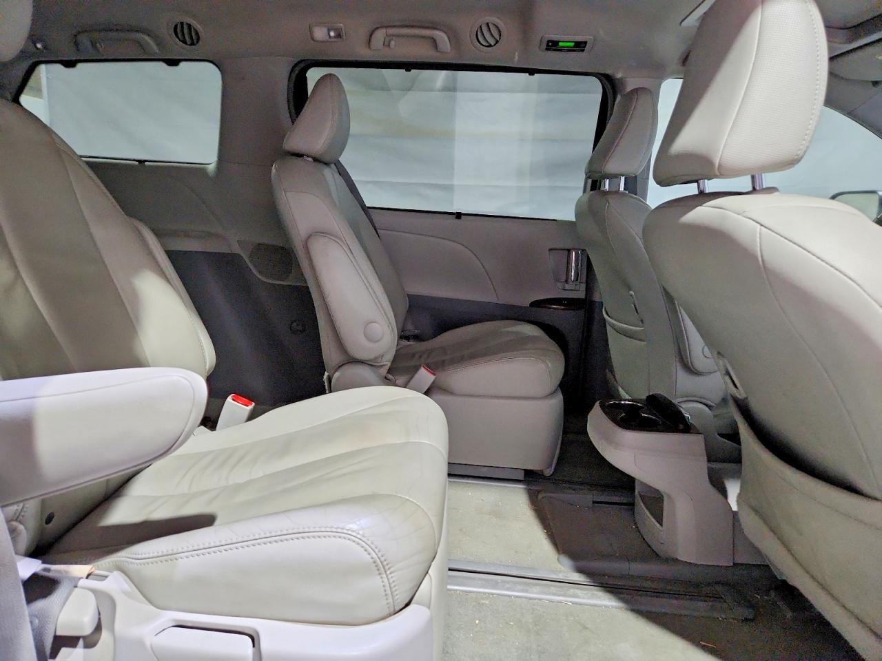 2014 Toyota All models VIN 5TDDK3DCXES087153 photo 11