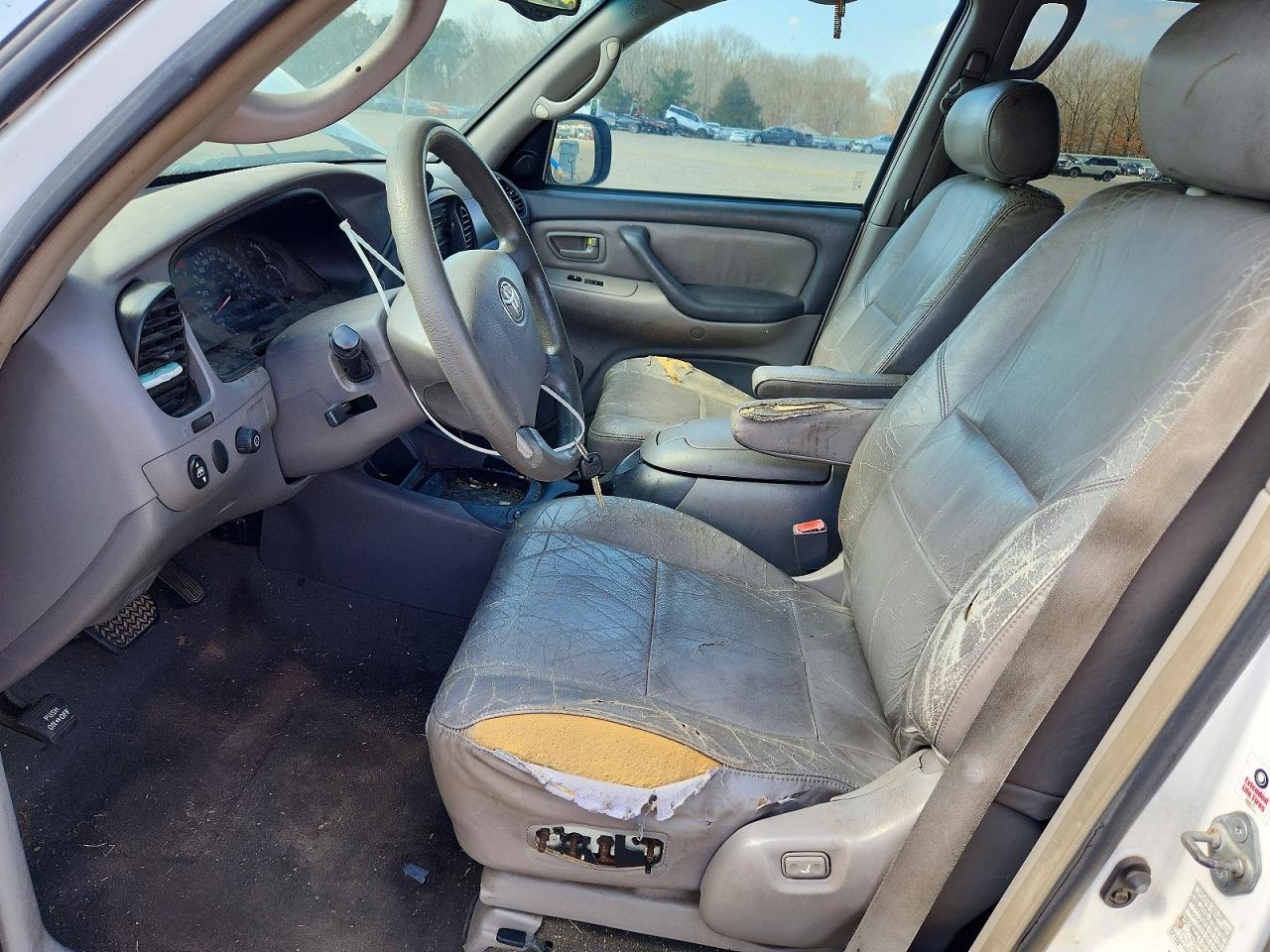2004 Toyota Sequoia VIN 5TDZT34A04S232877 photo 7