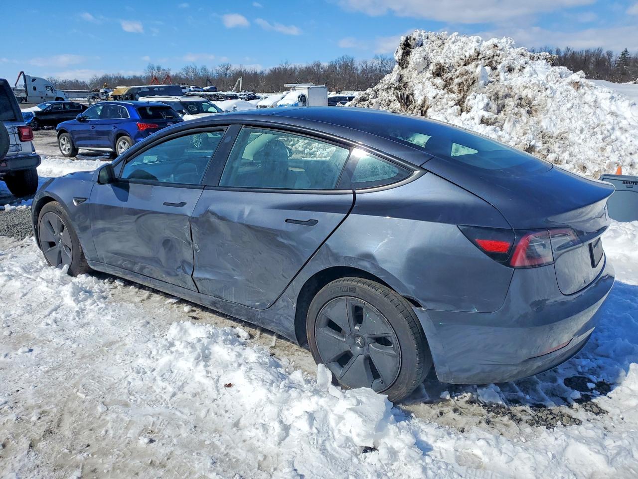 2023 Tesla Model 3 VIN 5YJ3E1EA8PF638028 photo 2