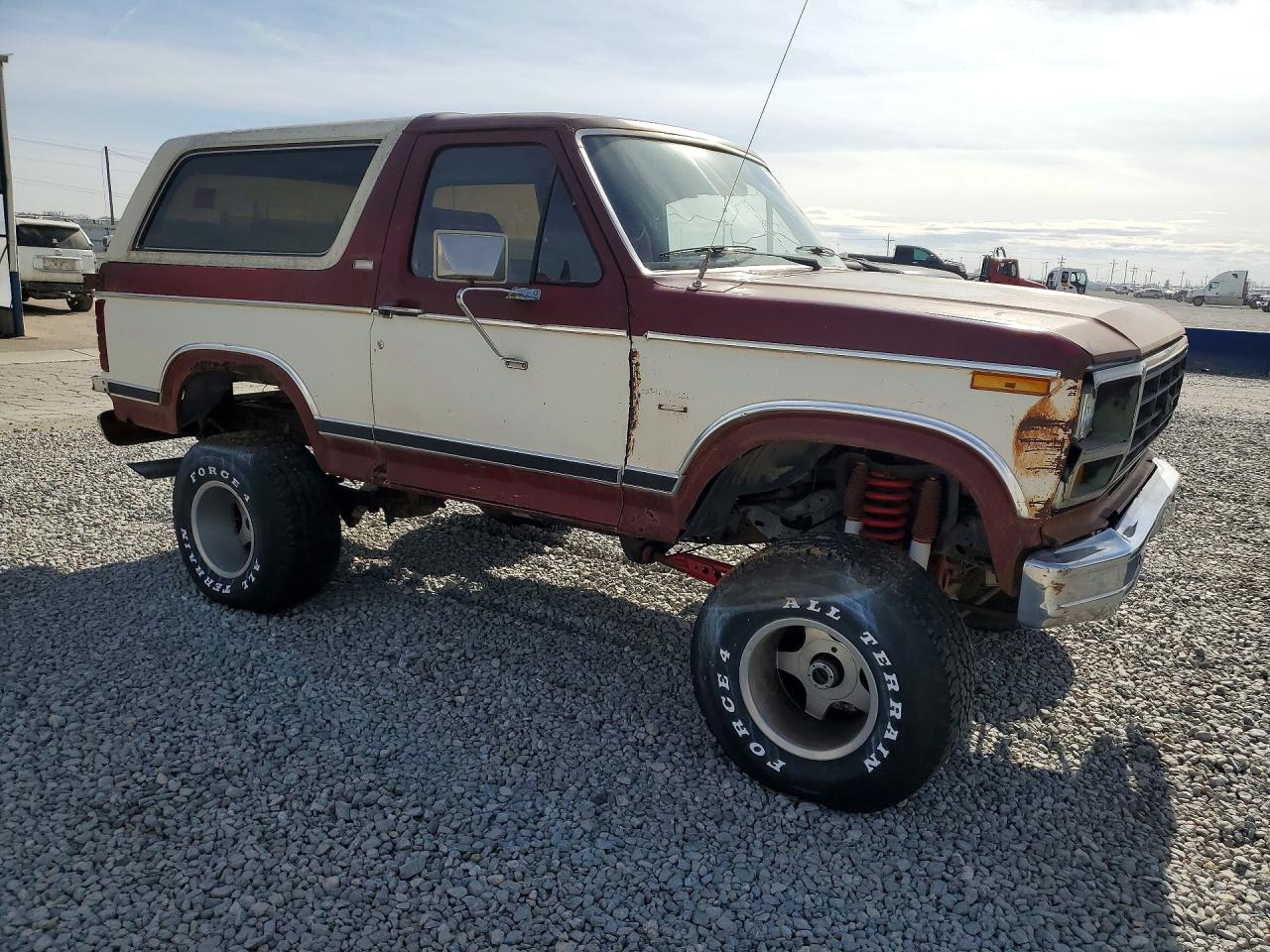 1982 Ford Bronco VIN 1FMEU15F5CLA01592 photo 4