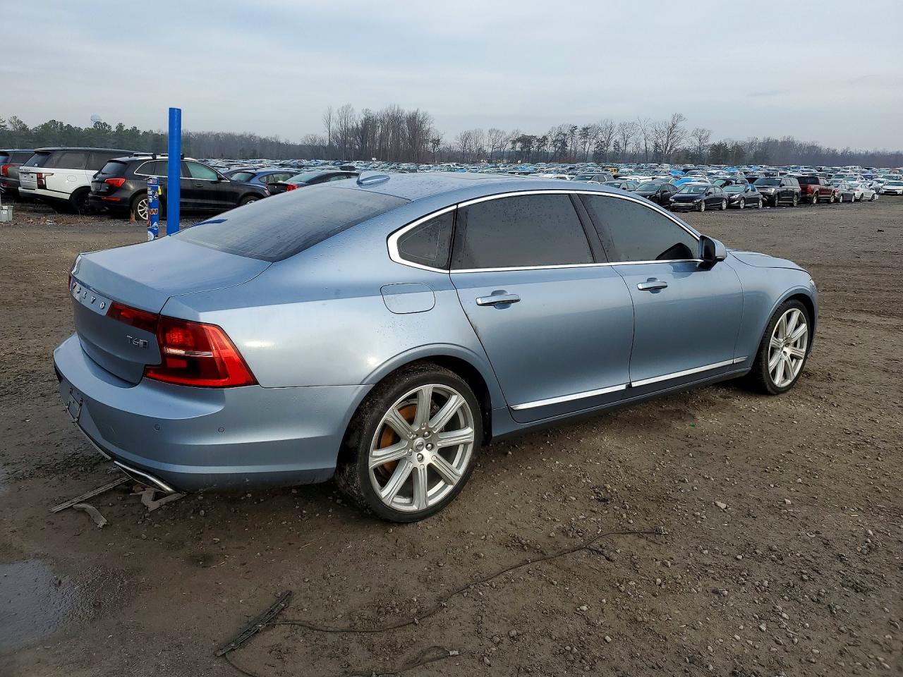 2018 Volvo S90 VIN LVY992MLXJP015149 photo 3