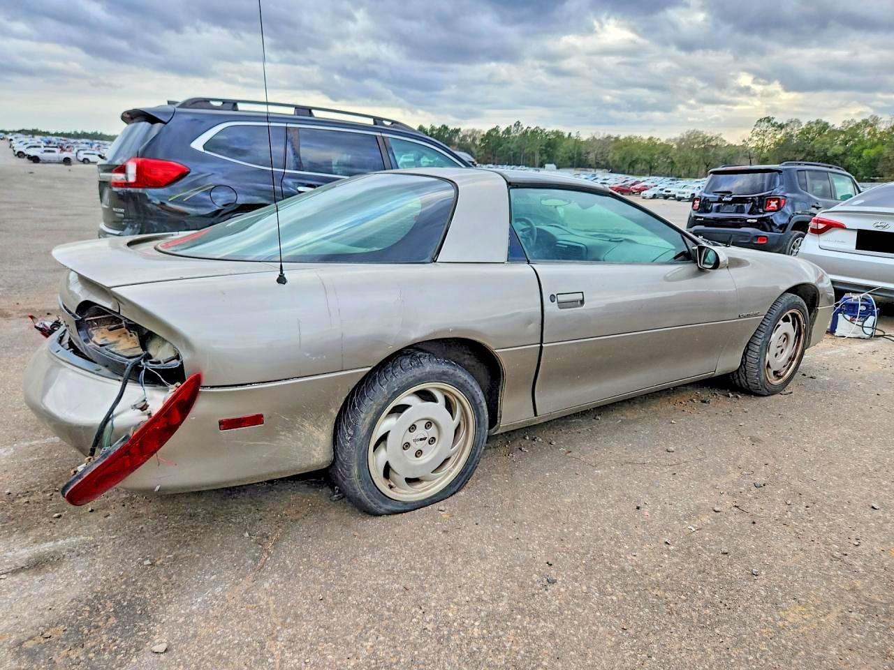2002 CHEV Camaro VIN 2G1FP22K022160423 photo 3