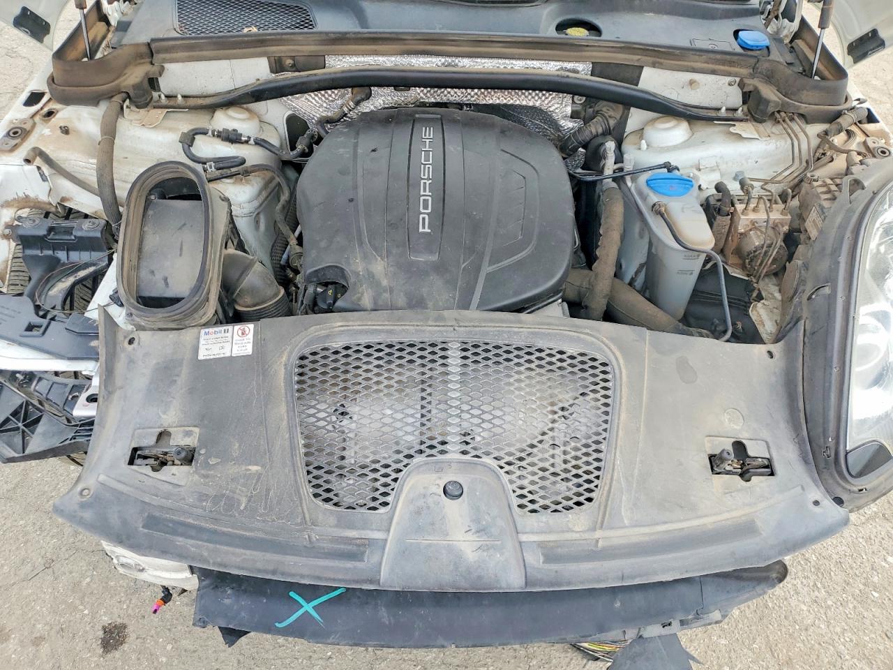 2018 PORSCHE Macan VIN WP1AA2A51JLB19925 photo 11