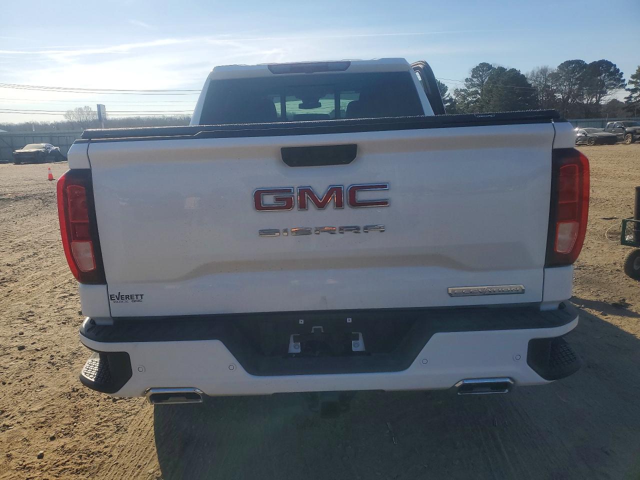 2026 GMC SIERRA VIN 1GTUUCED2TZ152641 photo 6