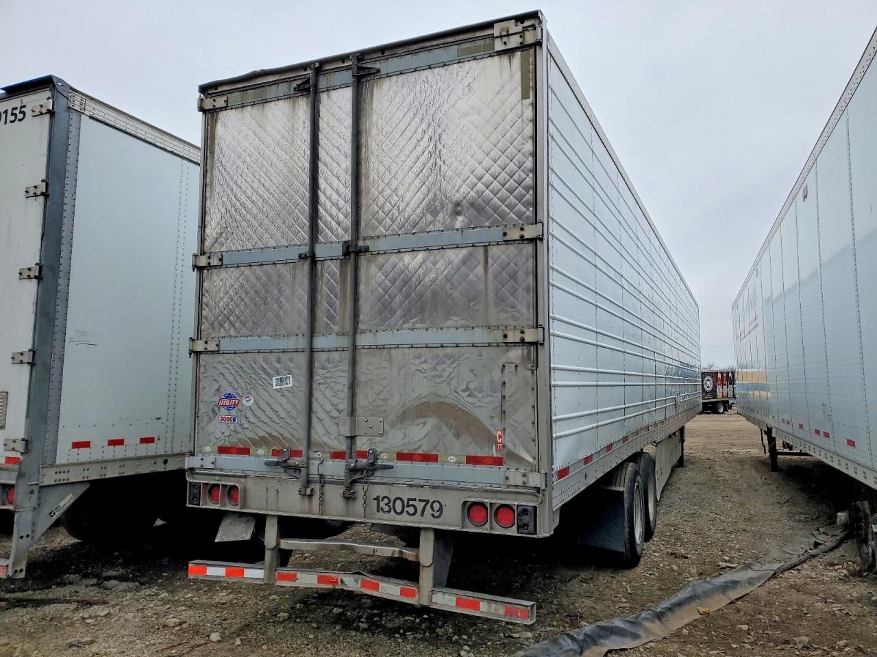 2013 UTILITY All models VIN 1UYVS2536DU715380 photo 4