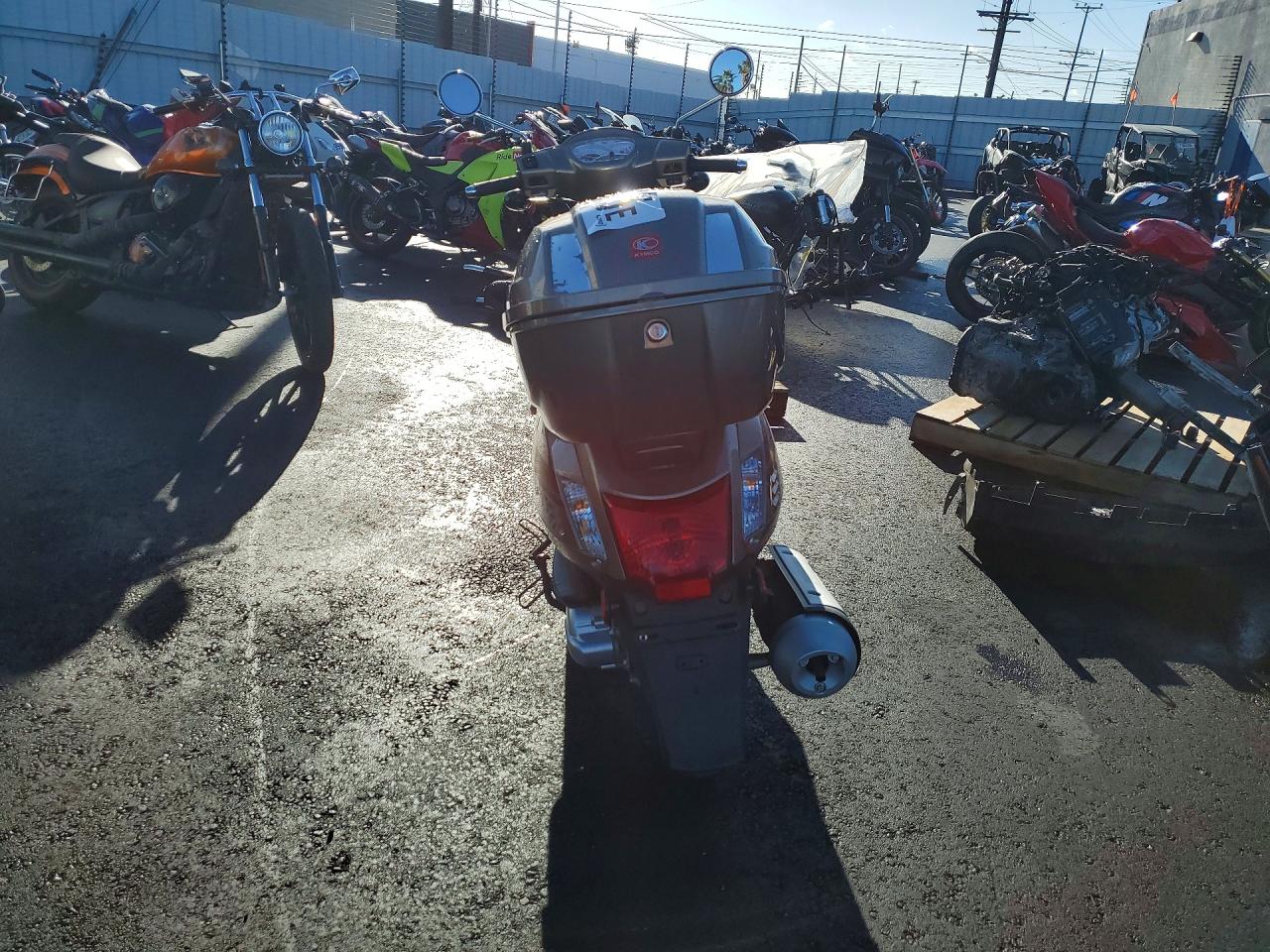 2016 KYMCO Scooter VIN LC2D2H120GC100194 photo 4