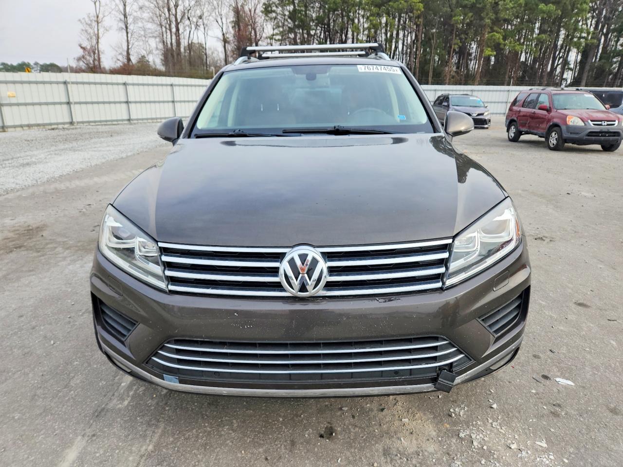 2015 Volkswagen Touareg VIN WVGEF9BP2FD006642 photo 5