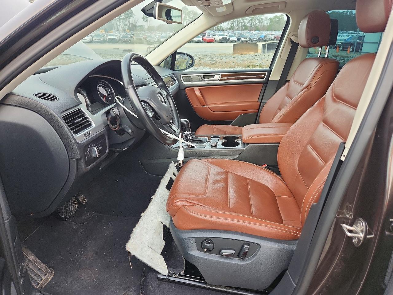 2015 Volkswagen Touareg VIN WVGEF9BP2FD006642 photo 7