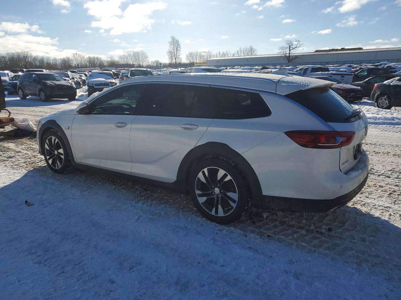 2018 Regal VIN W04GV8SX9J1155922 photo 2
