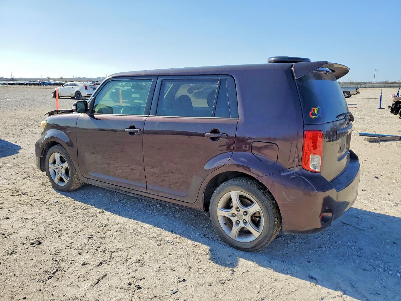 2011 TOYOTA Scion VIN JTLZE4FE8B1123209 photo 2