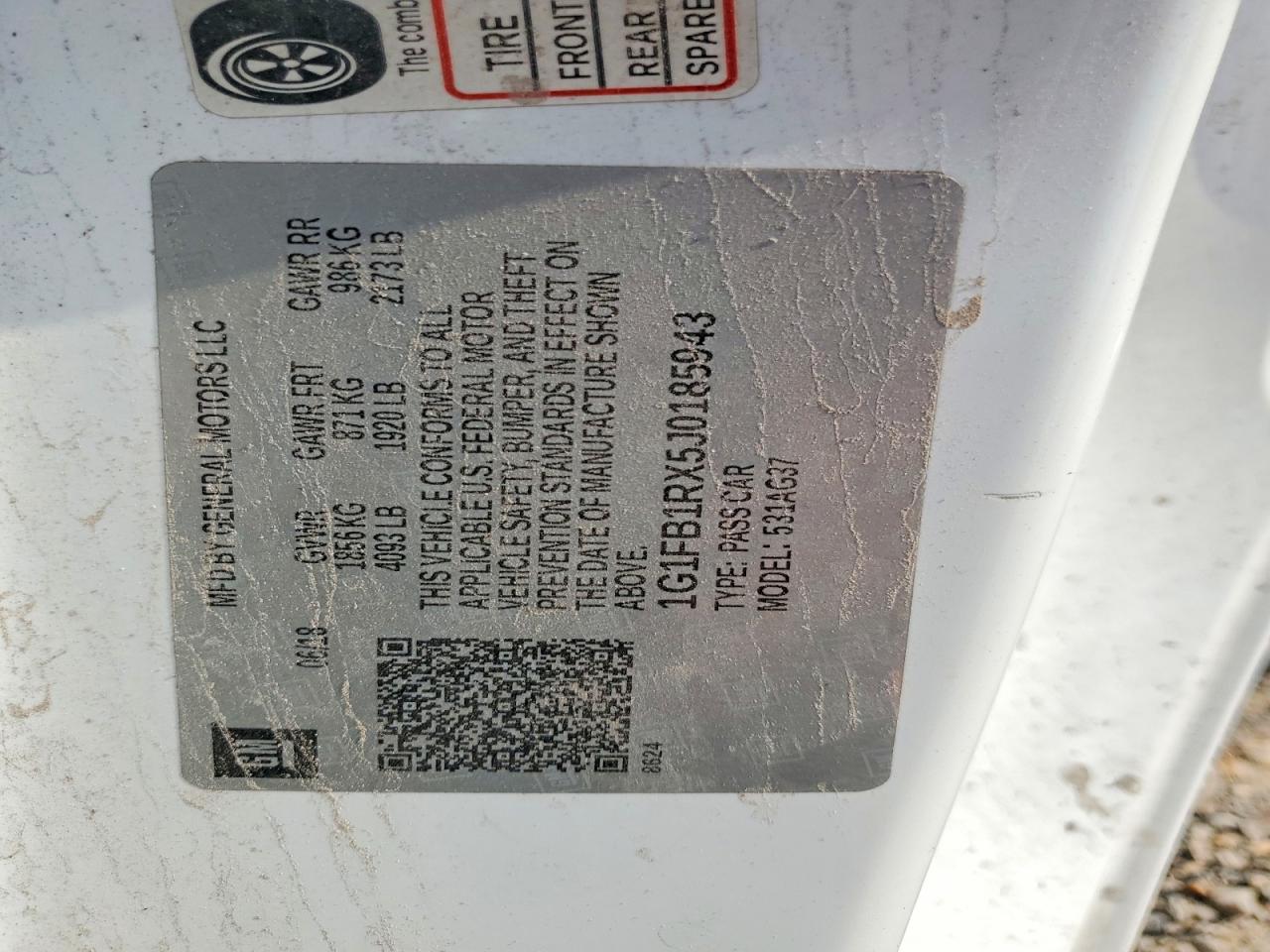 2018 Chev Camaro VIN 1G1FB1RX5J0185943 photo 12
