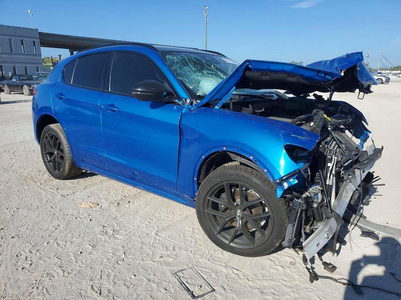 2020 Alfa Stelvio VIN ZASPAKAN3L7C76581 photo 4