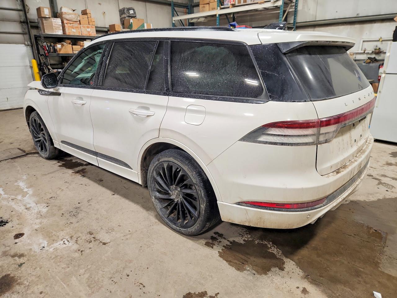 2025 Lincoln Aviator VIN 5LM5J7XC8SGL16079 photo 2