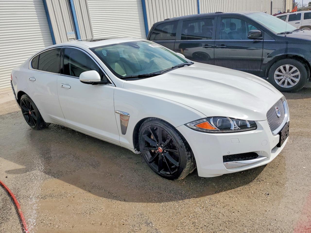 2015 Jaguar Xf VIN SAJWA0F7XF8U55137 photo 4