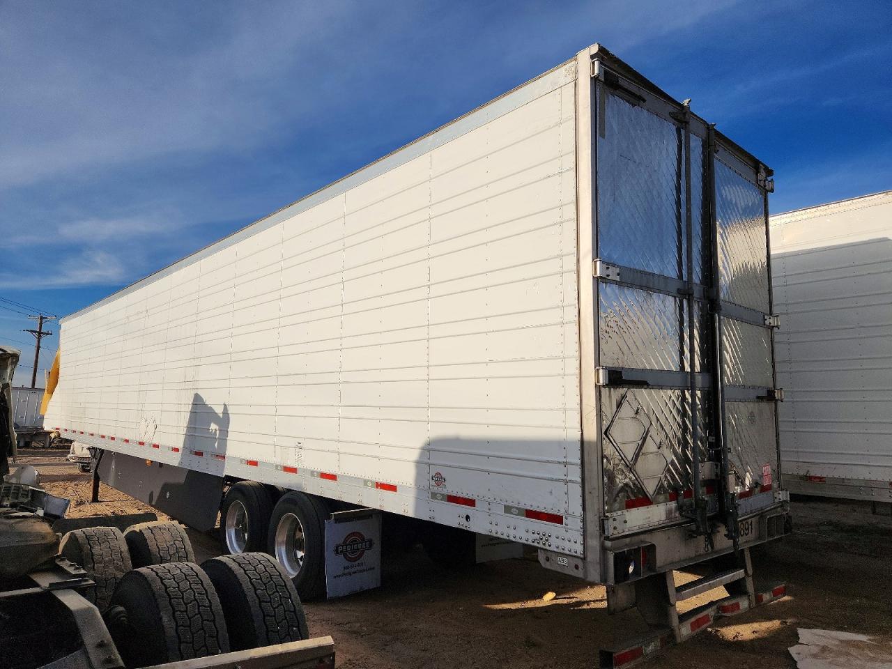 2019 TRAILER Cargo trai VIN 1UYVS2534K6607342 photo 3
