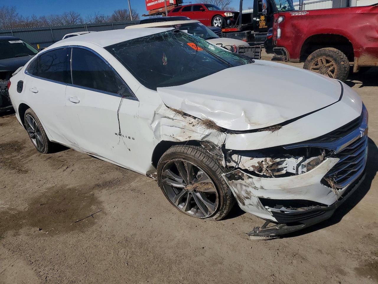 2022 Chev Malibu VIN 1G1ZD5ST7NF160826 photo 4