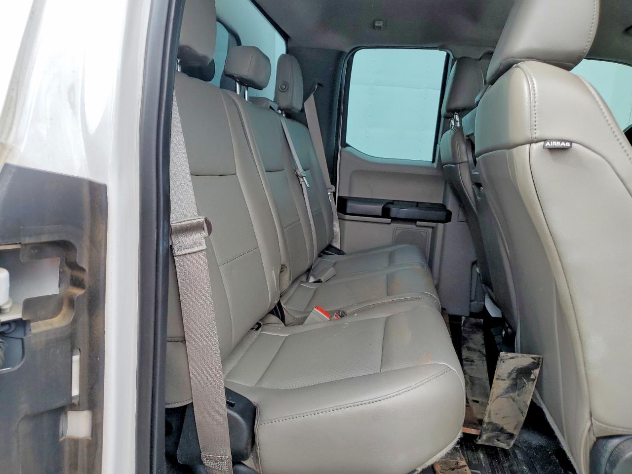 2018 Ford F350 VIN 1FD8X3F63JEC95302 photo 10