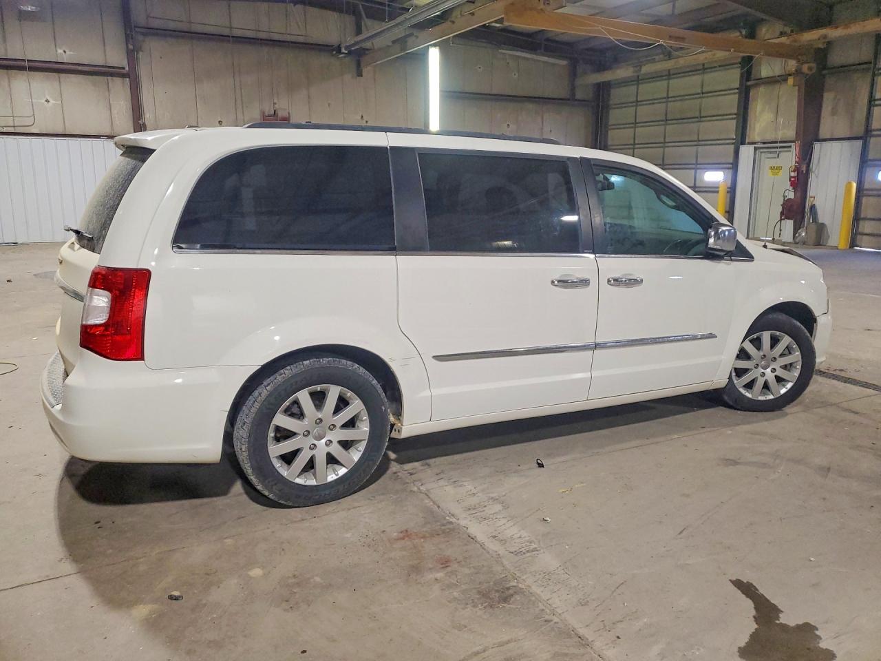 2012 Chrysler Minivan VIN 2C4RC1CGXCR106009 photo 3