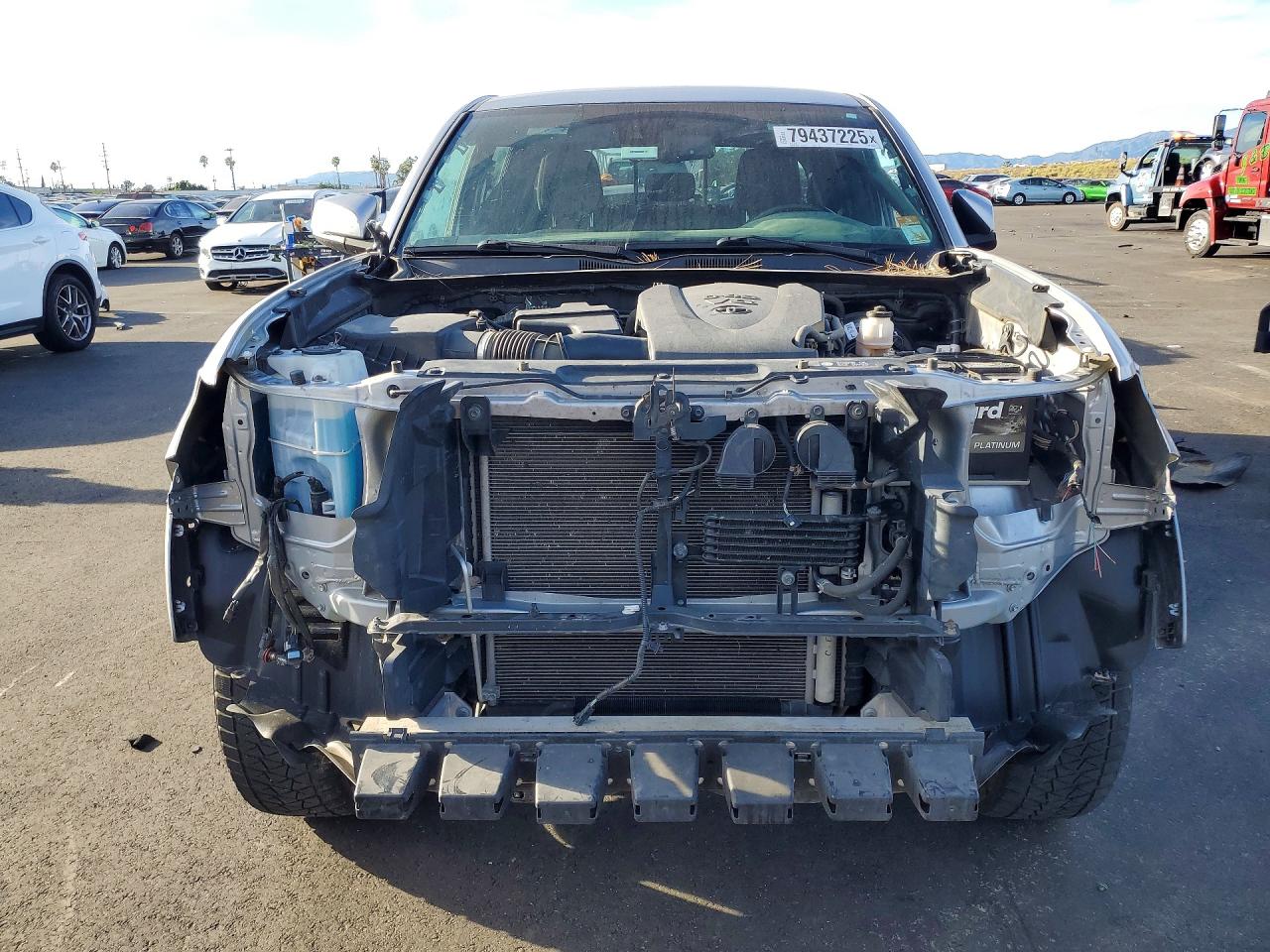 2018 Toyota Tacoma VIN 3TMAZ5CN3JM068077 photo 5