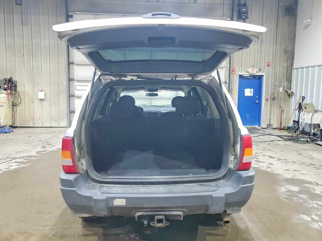 2004 Jeep Cherokee VIN 1J4GW48S14C262571 photo 6