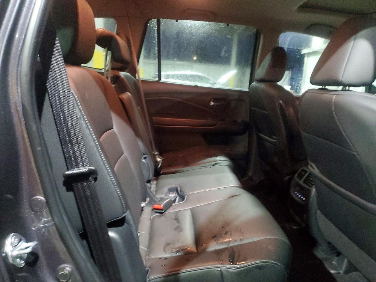 2022 Honda Pilot VIN 5FNYF6H21NB081884 photo 11