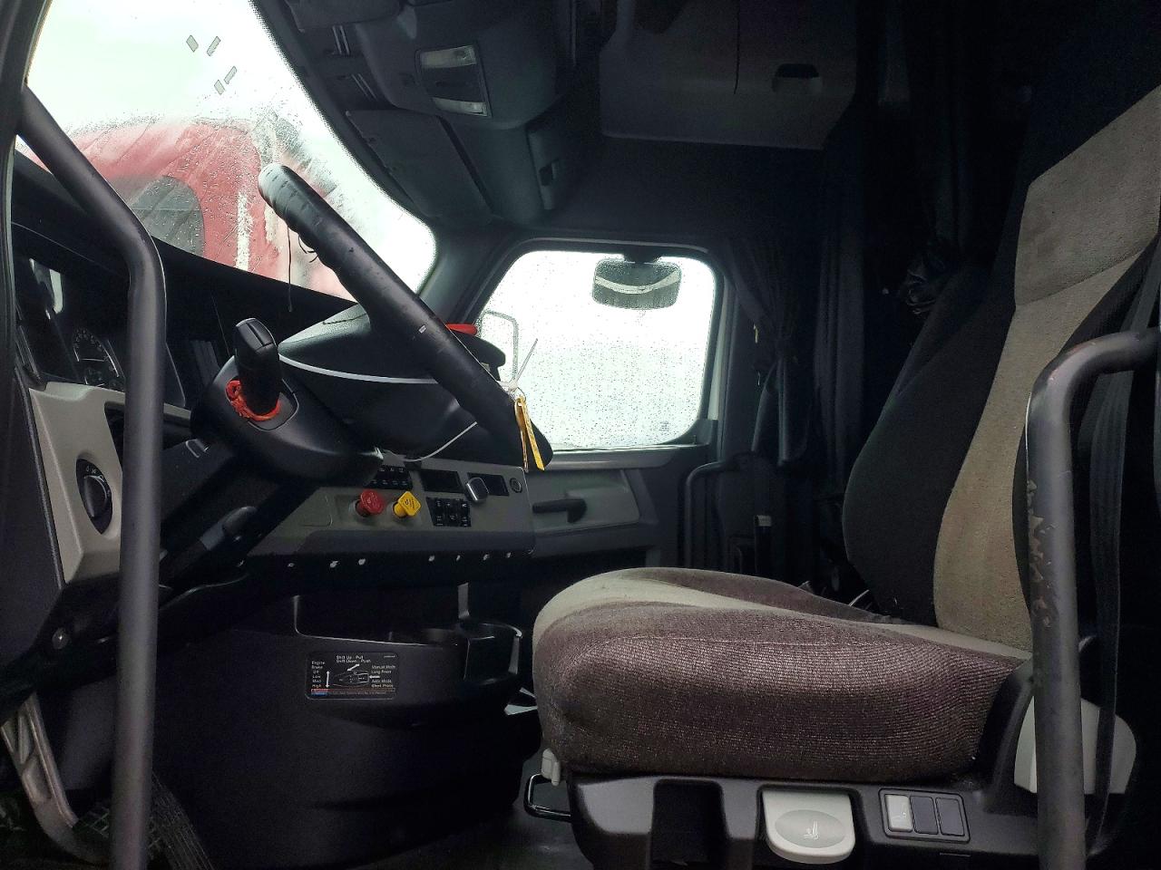 2019 FREIGHTLINER All other VIN 3AKJHHDR1KSJL4003 photo 5